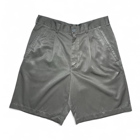 Khaki tan Nike golf shorts - Picture 4 of 5